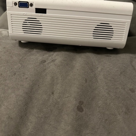 Projector - Picture 3 of 4